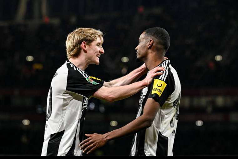 1亿豪砸+24小时加速！利物浦抢伊萨克最后机会，纽卡疯狂截胡？